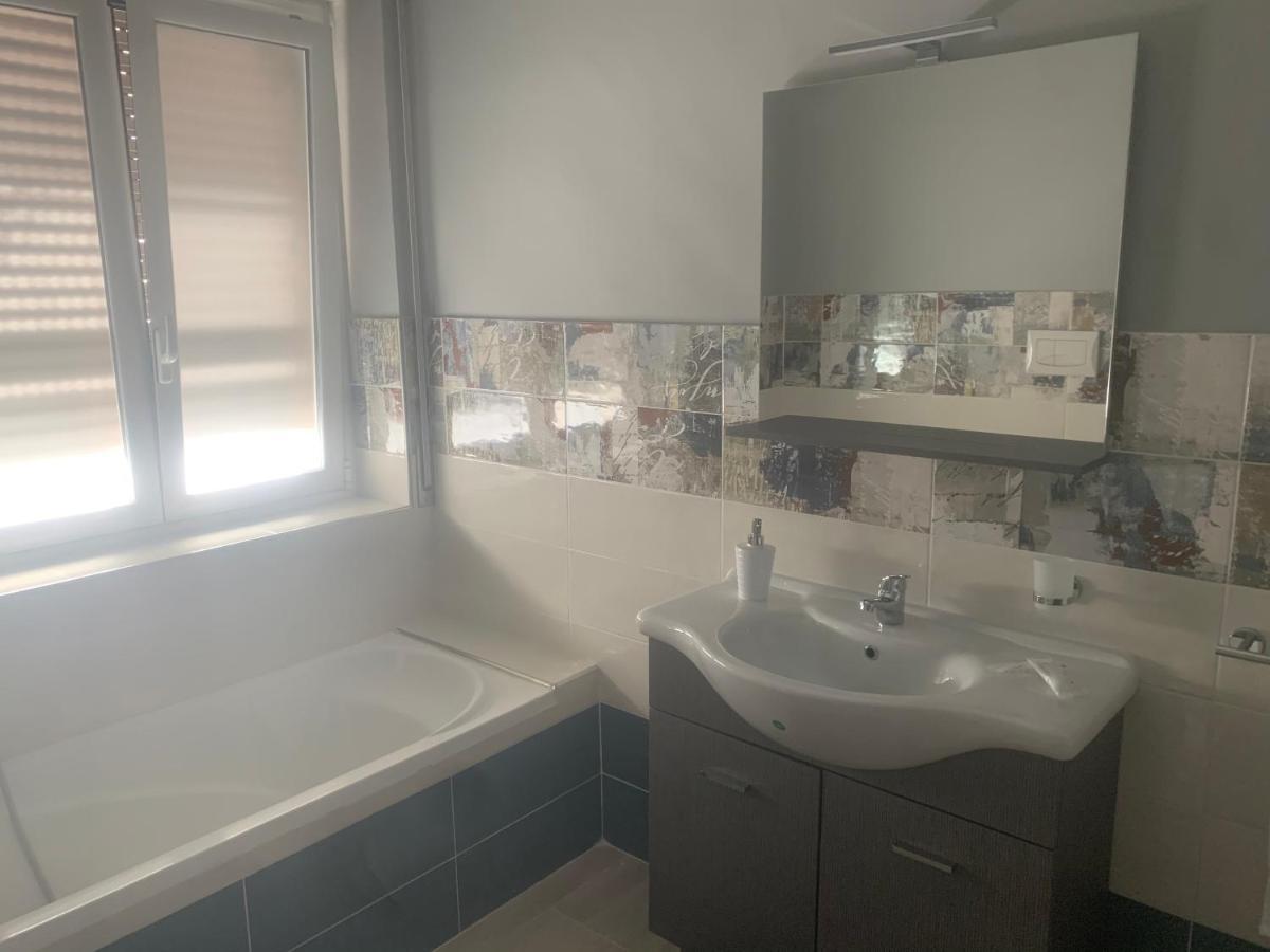 Bed and Breakfast Le Stanze Di Dalia Crotone Zewnętrze zdjęcie