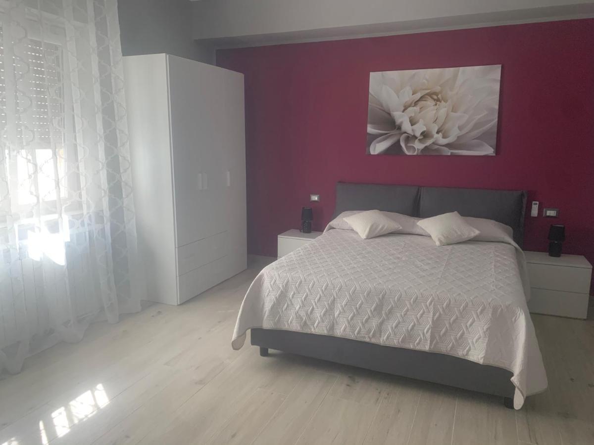 Bed and Breakfast Le Stanze Di Dalia Crotone Zewnętrze zdjęcie