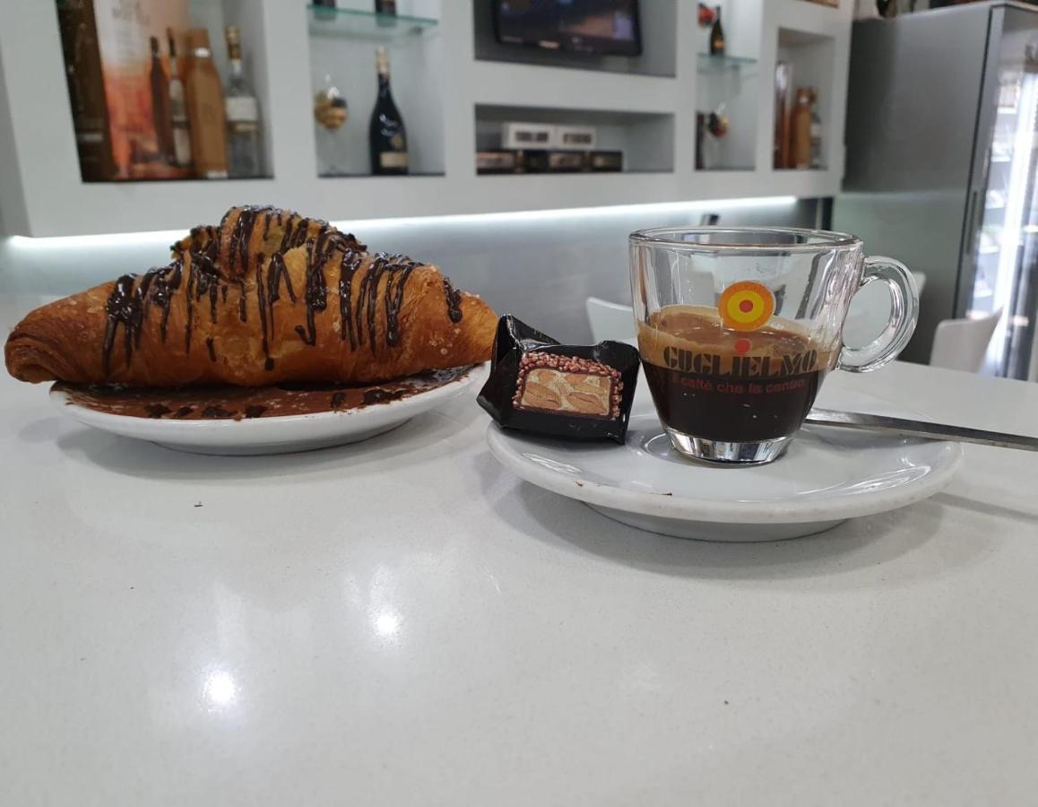 Bed and Breakfast Le Stanze Di Dalia Crotone Zewnętrze zdjęcie
